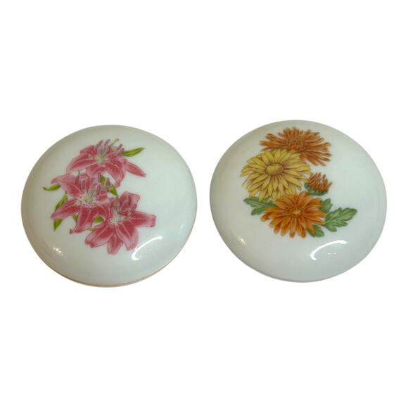Vintage Porcelain Round Trinket Dishes with Lids Yellow Mums Pink Lillies (2) - Picture 1 of 8